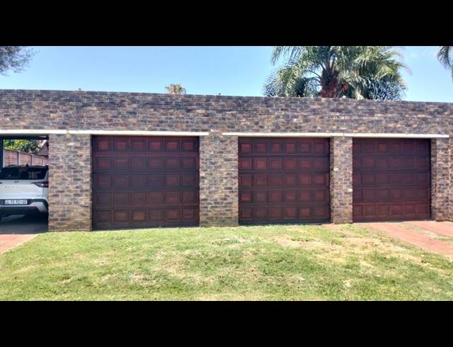 5 BEDROOM HOUSE FOR SALE IN SUIDERBERG